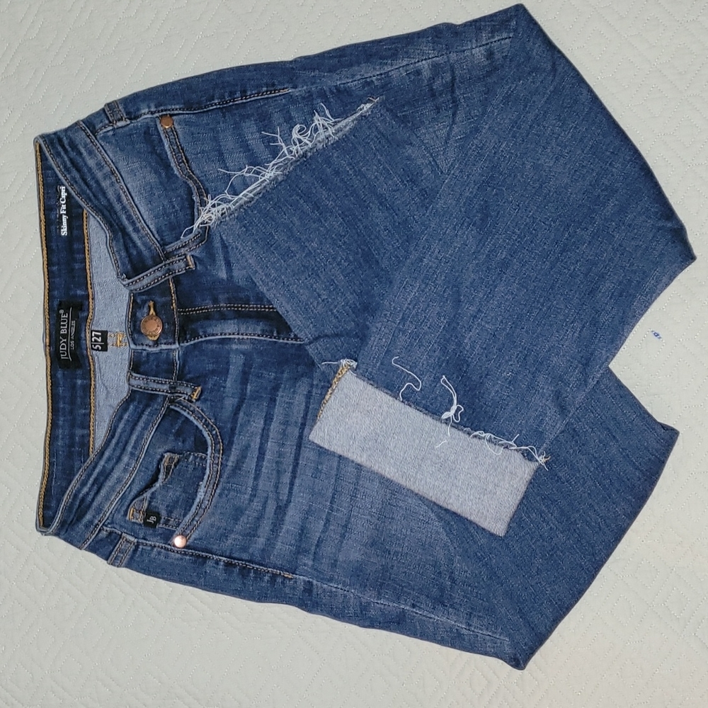 Judy Blue Skinny Fit Capri dark wash size 5/27